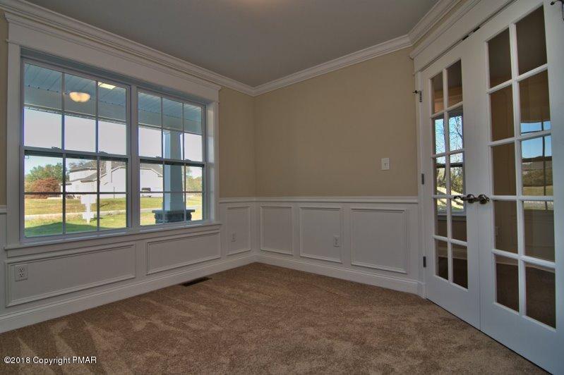 709 Kennedy Court Property Photo 24