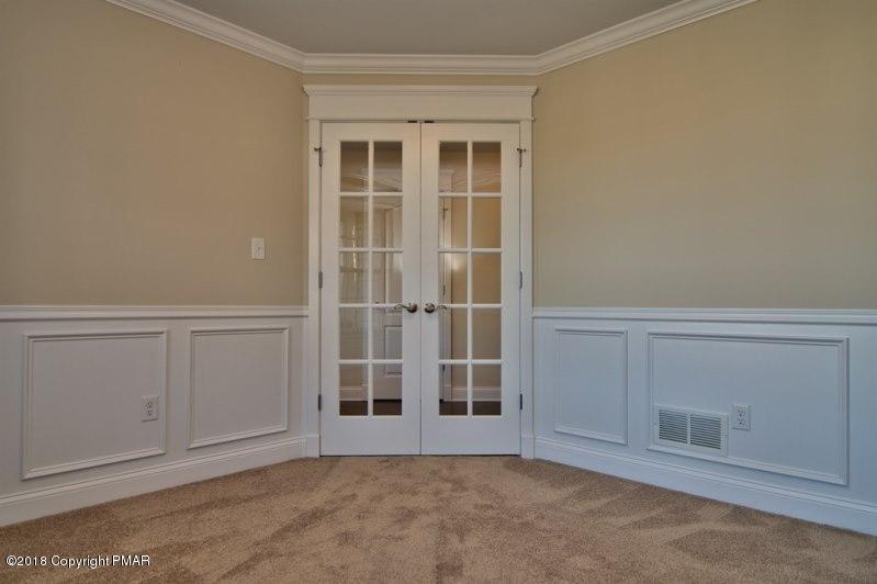 709 Kennedy Court Property Photo 25