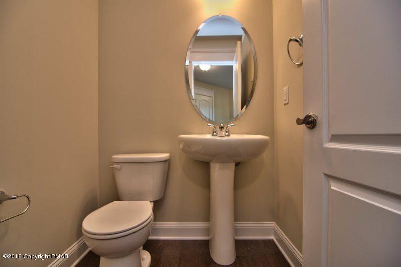 709 Kennedy Court Property Photo 27