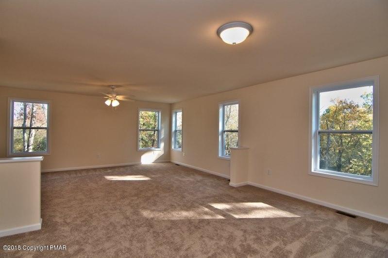 709 Kennedy Court Property Photo 28