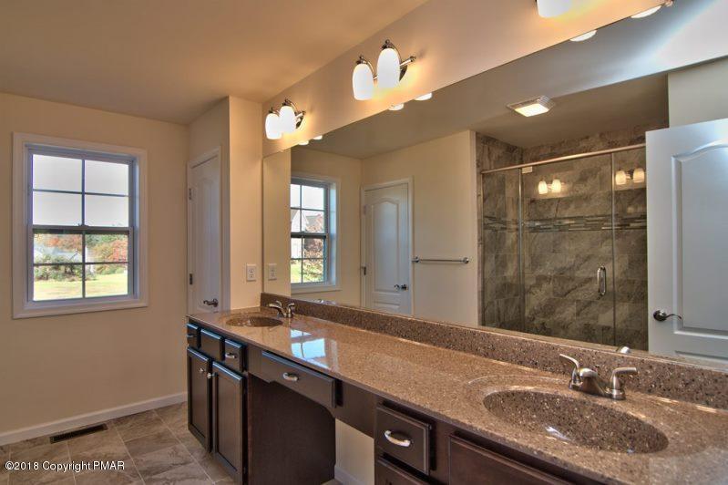 709 Kennedy Court Property Photo 34