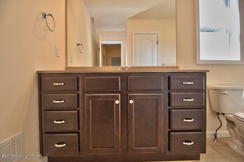 709 Kennedy Court Property Photo 44