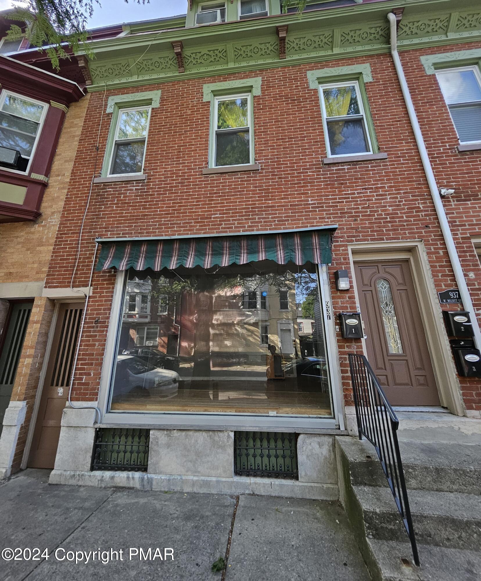 937 W Walnut Street Property Photo 1