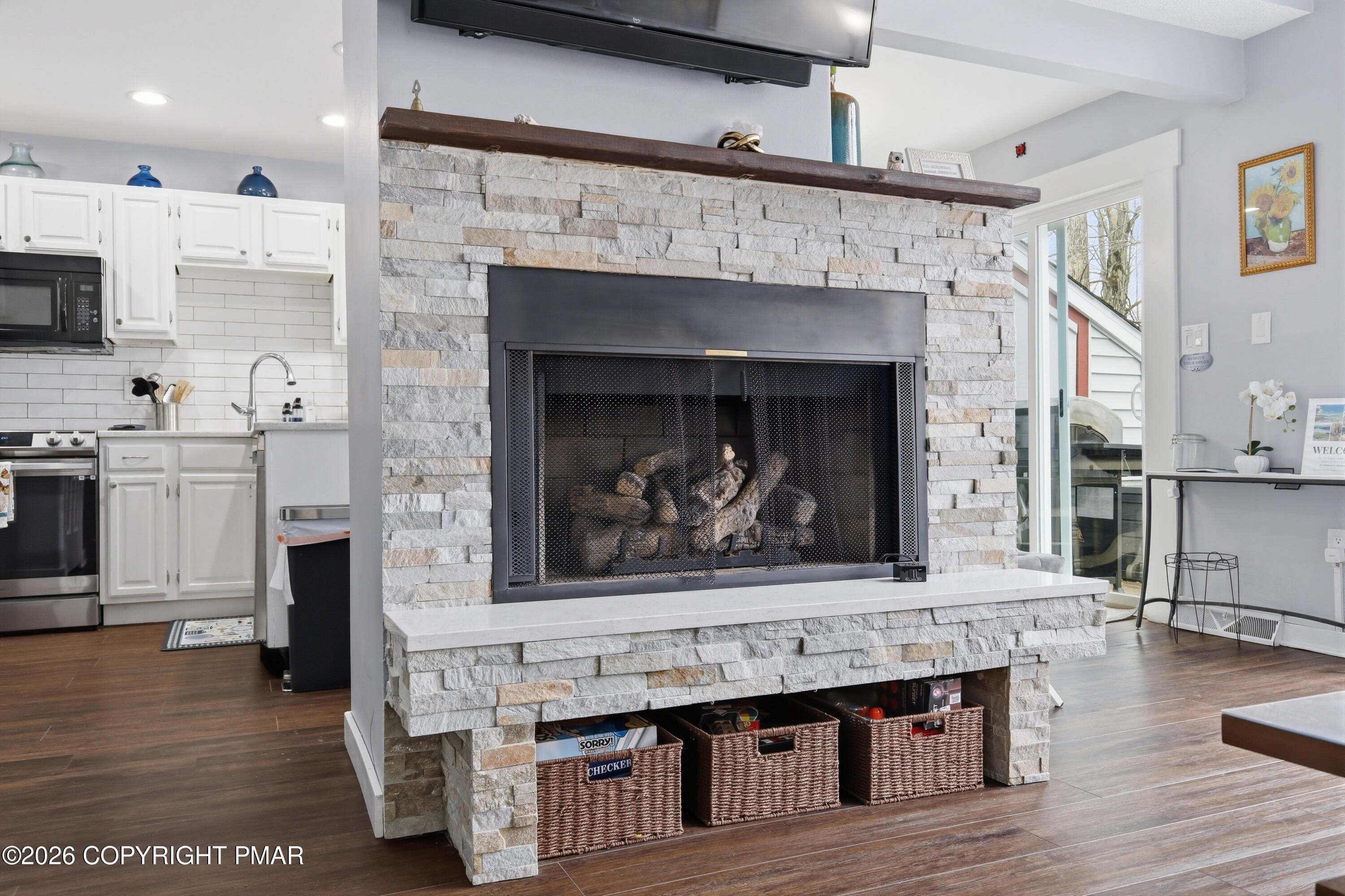 136 Laurelwood Drive Property Photo 3