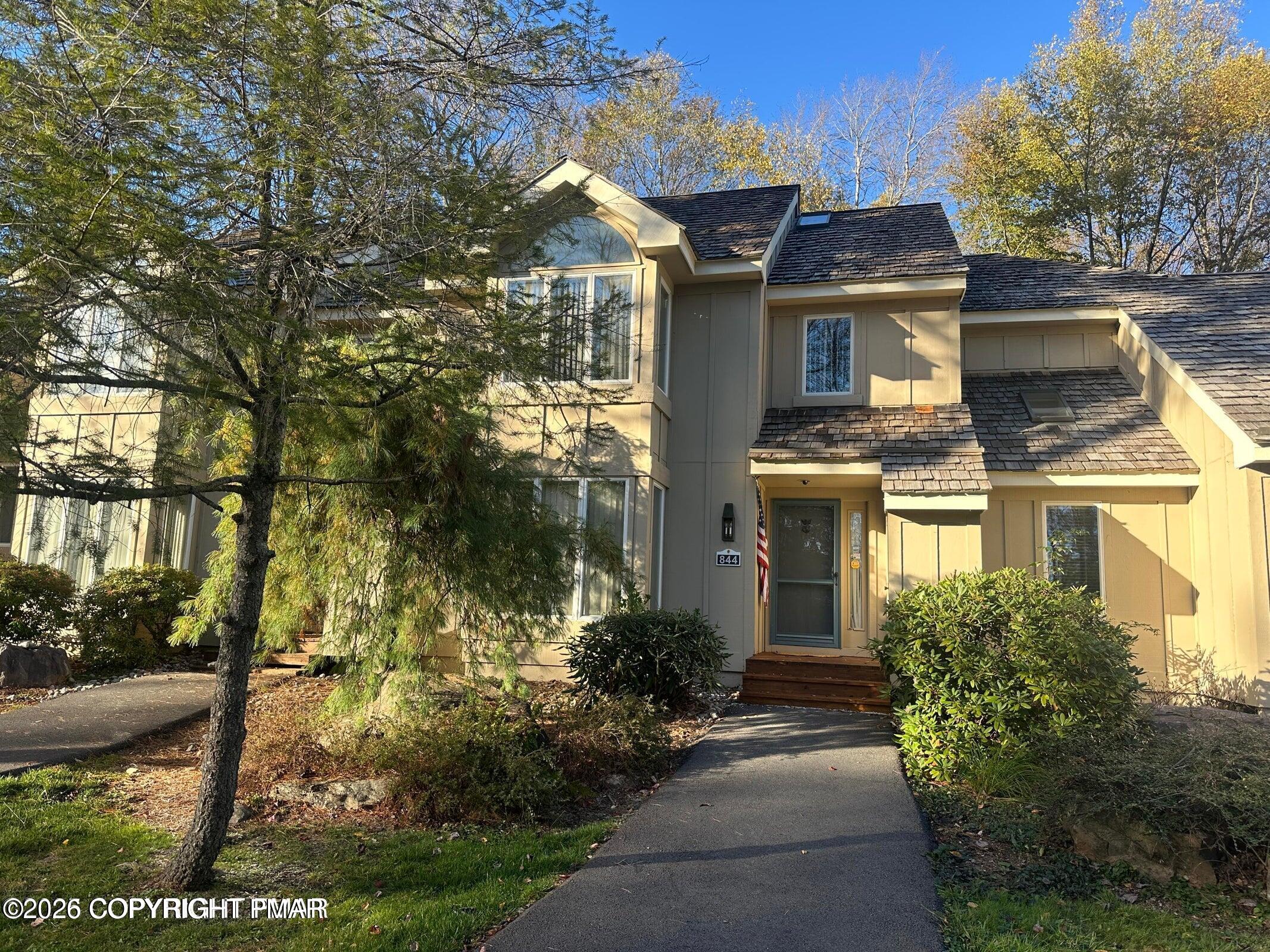 844 Crest Pines Lane Property Photo 1