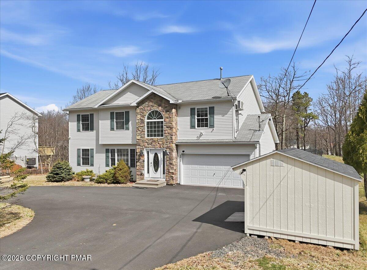2431 Grey Birch Lane Property Photo 4