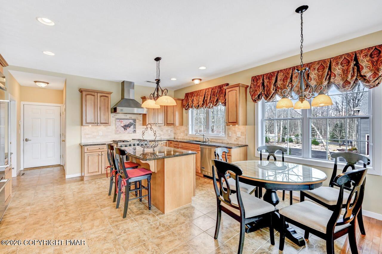 102 Pine Needle Lane Property Photo 8
