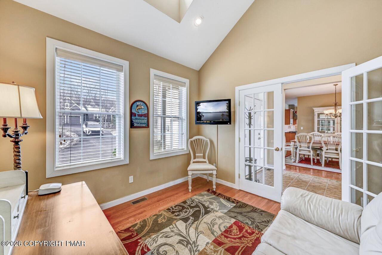 102 Pine Needle Lane Property Photo 11
