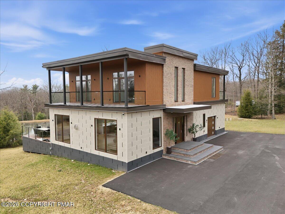 85 Laurelbrook Drive Property Photo 3