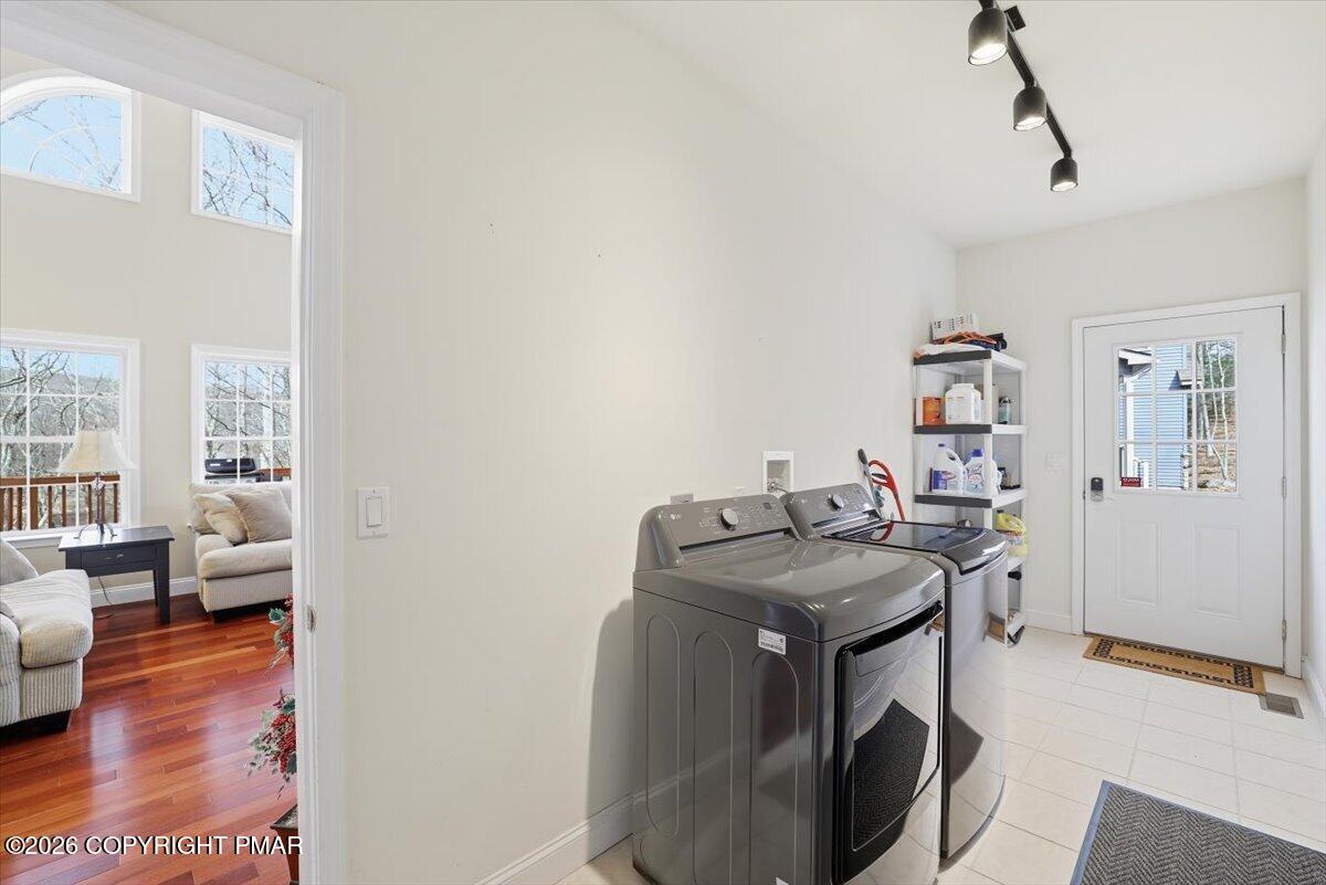 290 W Lakeview Road Property Photo 24