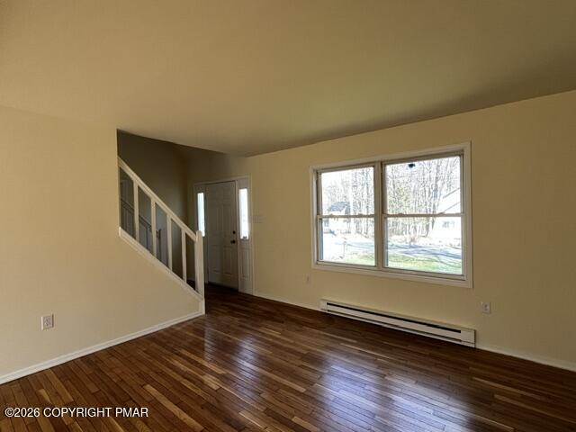 1281 Winding Way Property Photo 3