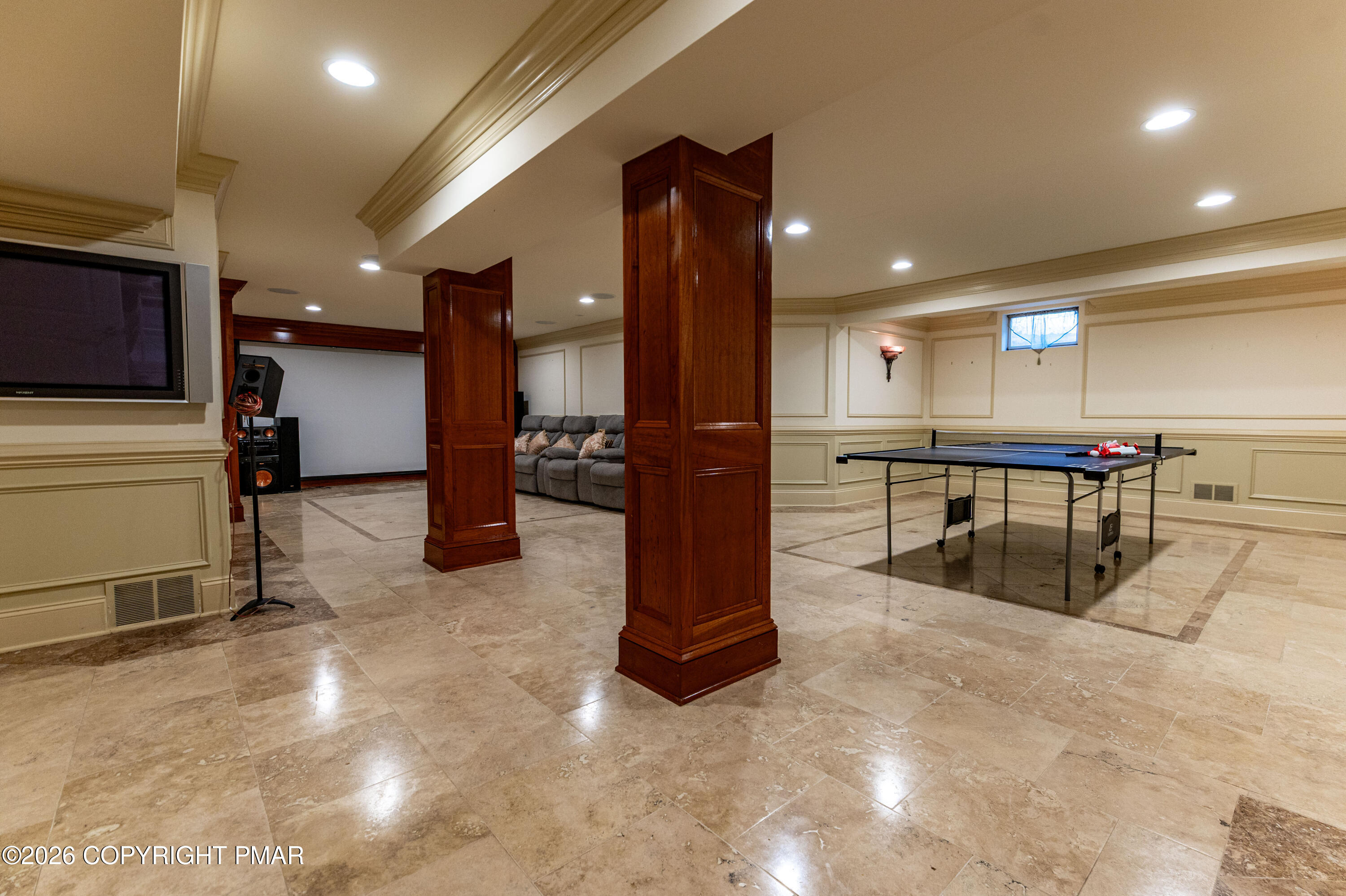 49 Crest Boulevard Property Photo 6