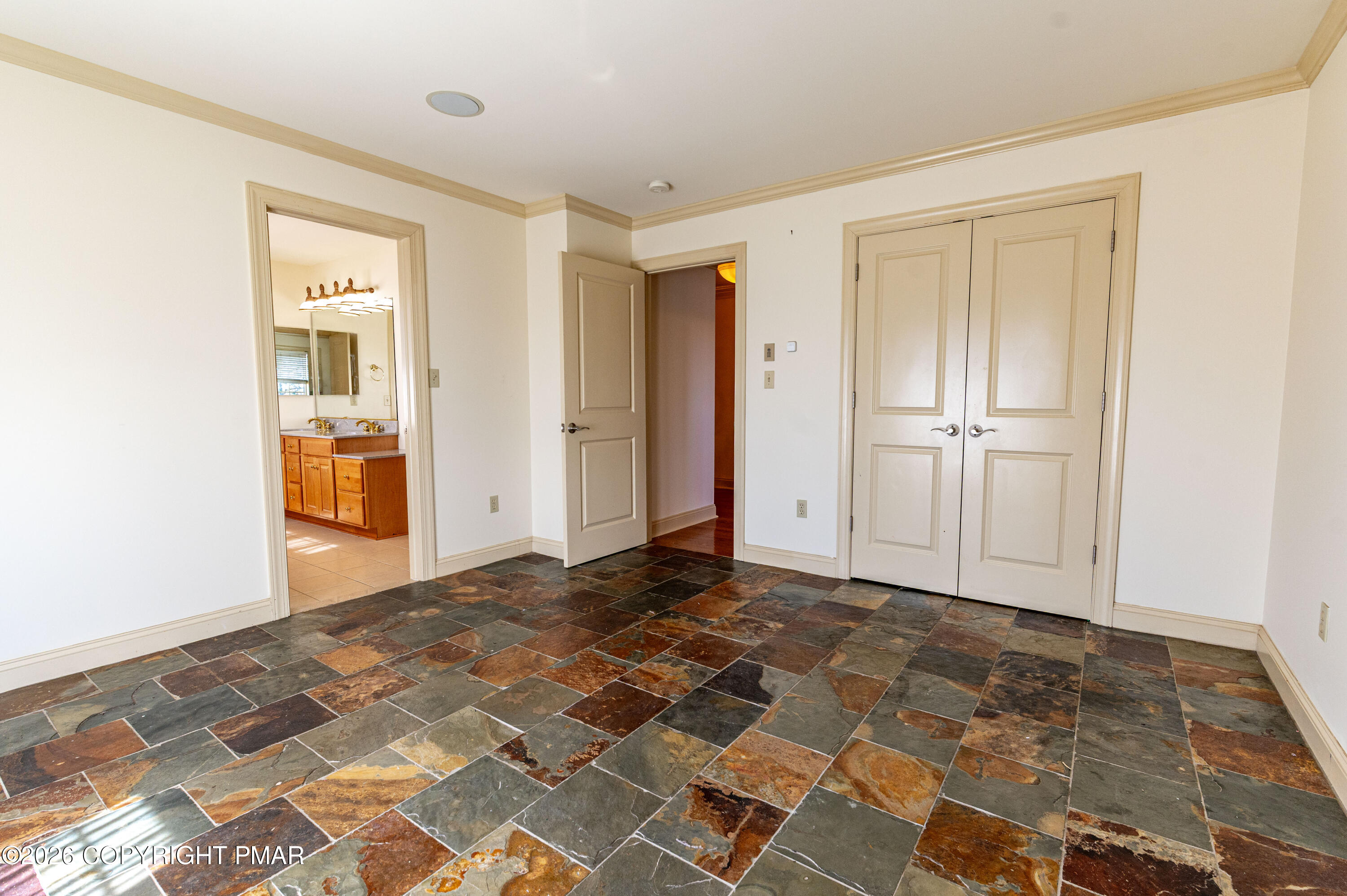 49 Crest Boulevard Property Photo 47