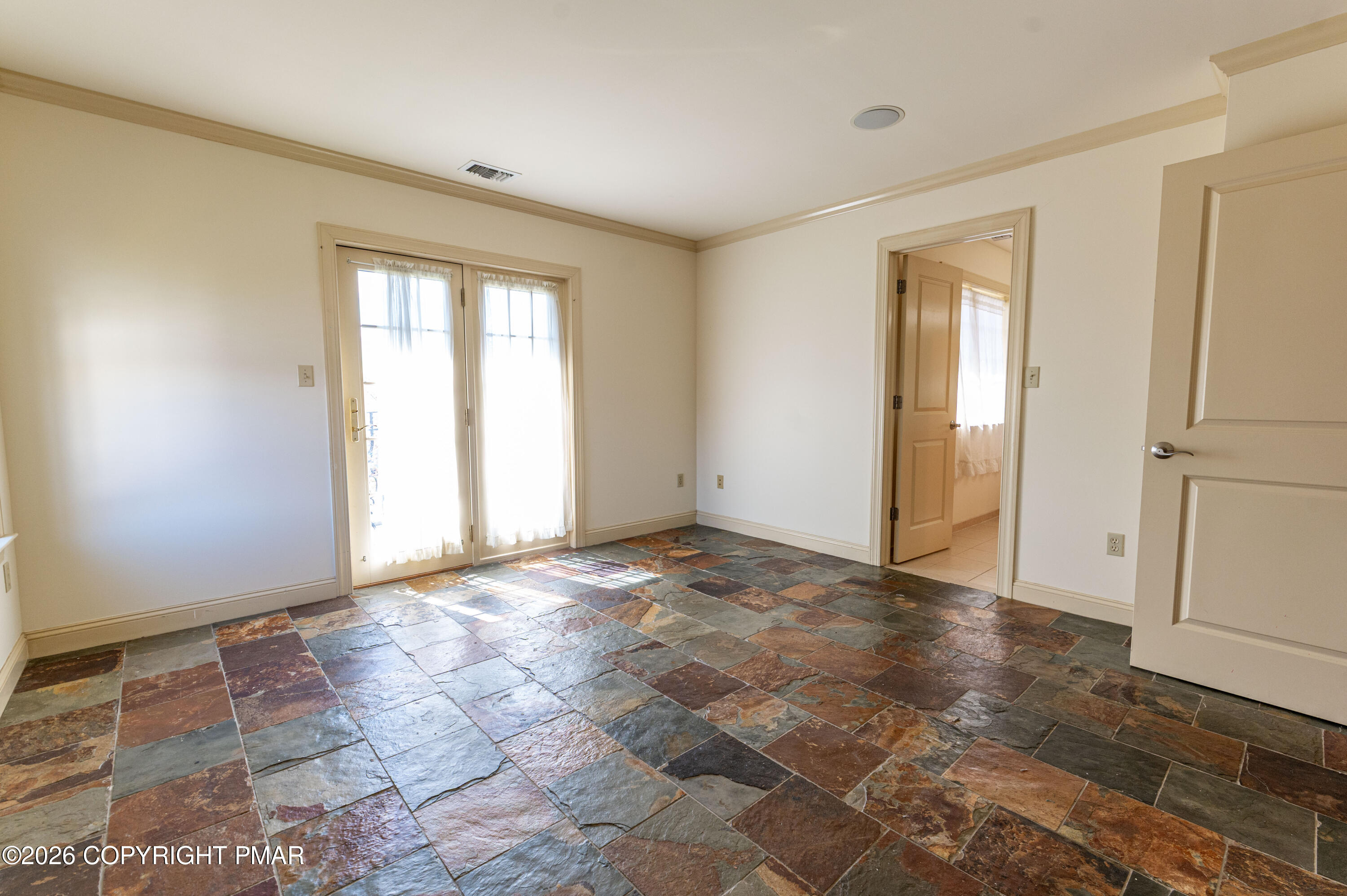 49 Crest Boulevard Property Photo 48