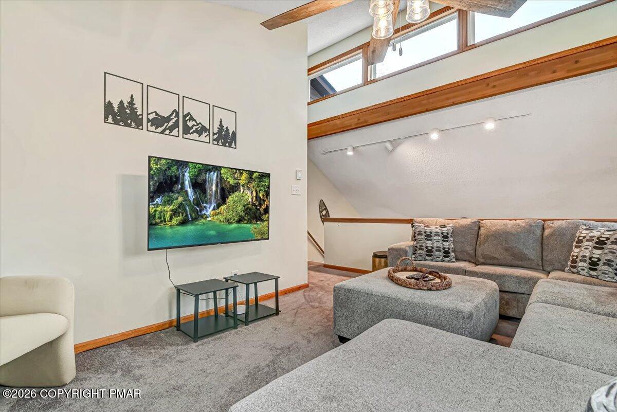 286 Mckuen Way Property Photo 11