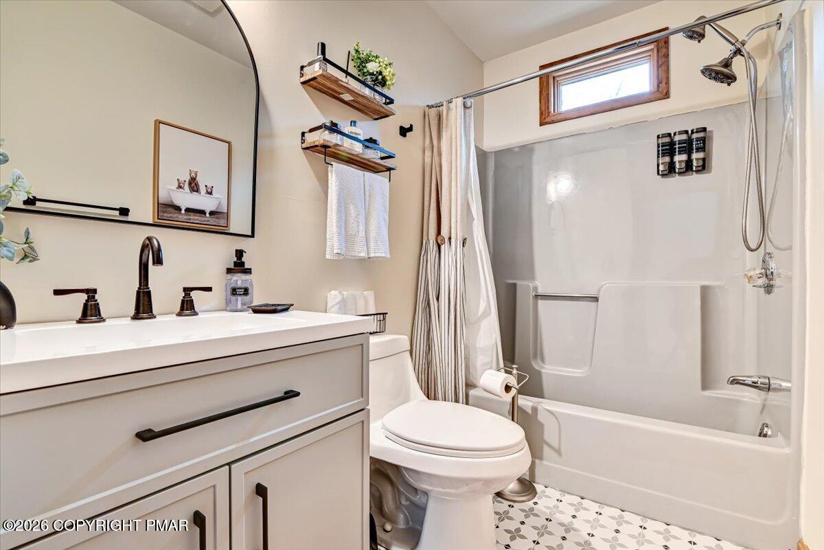 286 Mckuen Way Property Photo 43