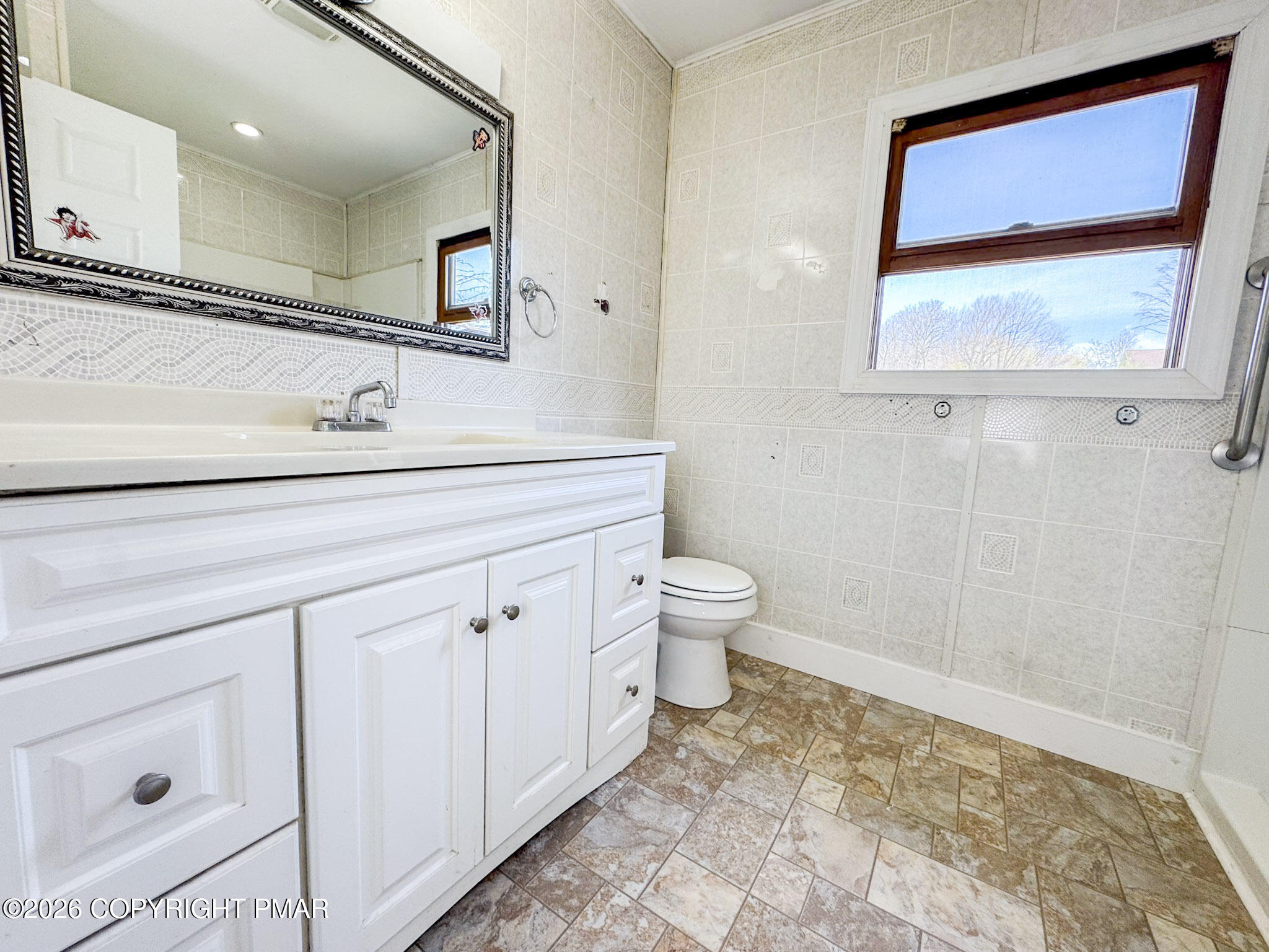 85 James Lane Property Photo 8
