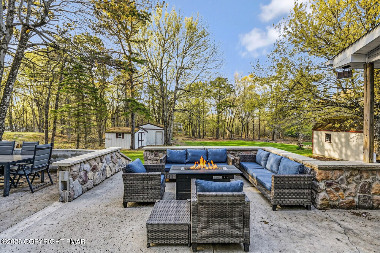 61 Chapman Circle Property Photo 10