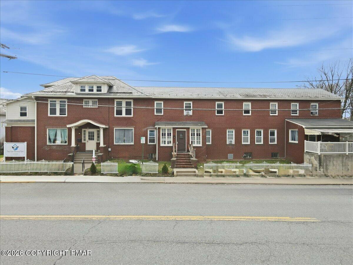 306 W Main Street Property Photo 2