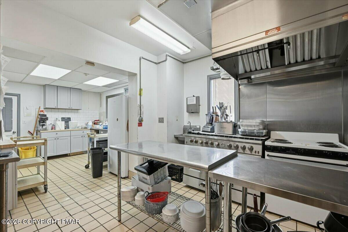 306 W Main Street Property Photo 10