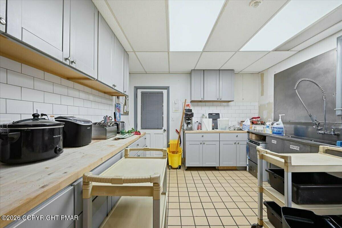 306 W Main Street Property Photo 11