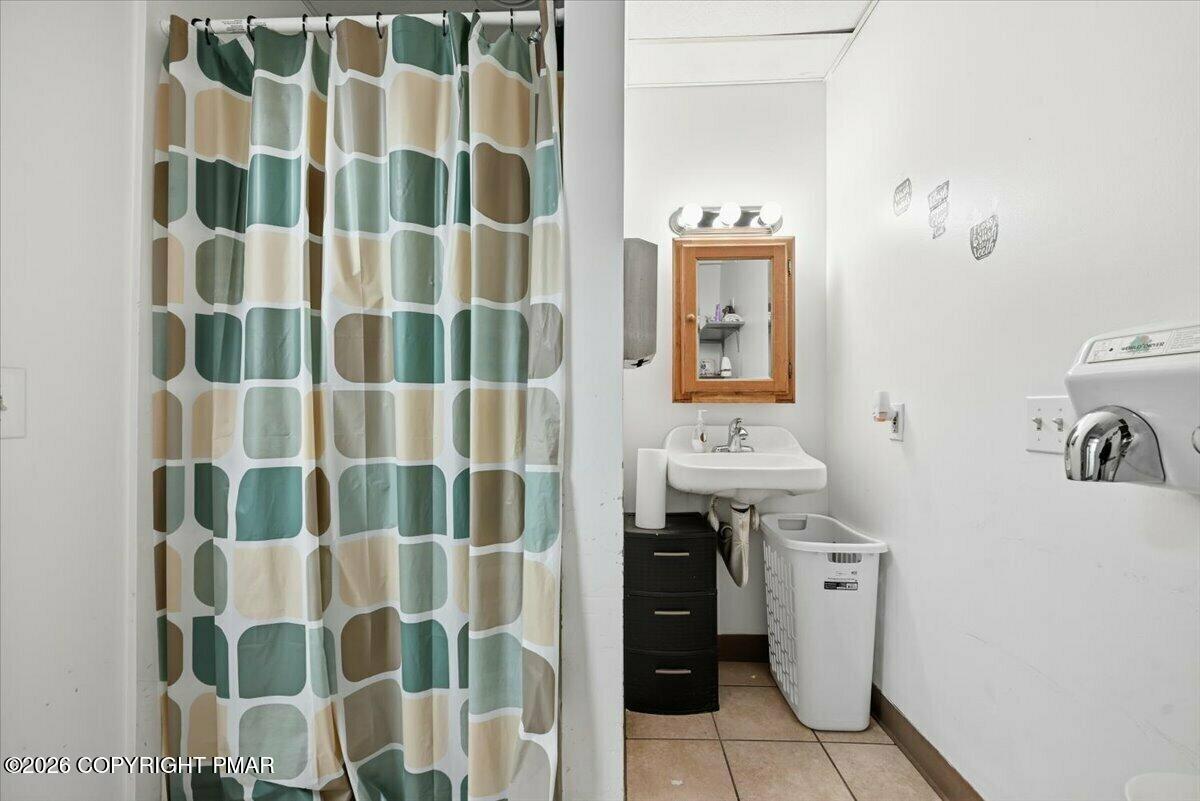 306 W Main Street Property Photo 17
