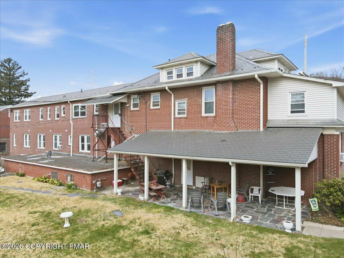 306 W Main Street Property Photo 25