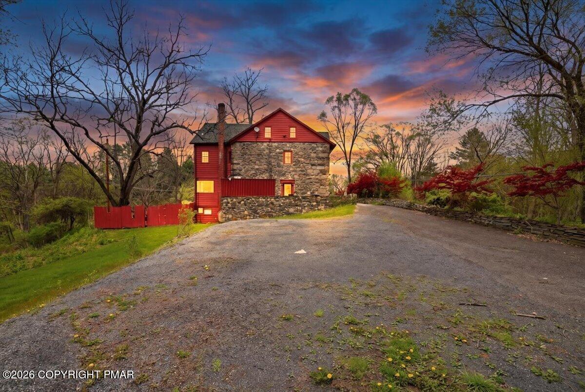 5265 Milford Road Property Photo 1