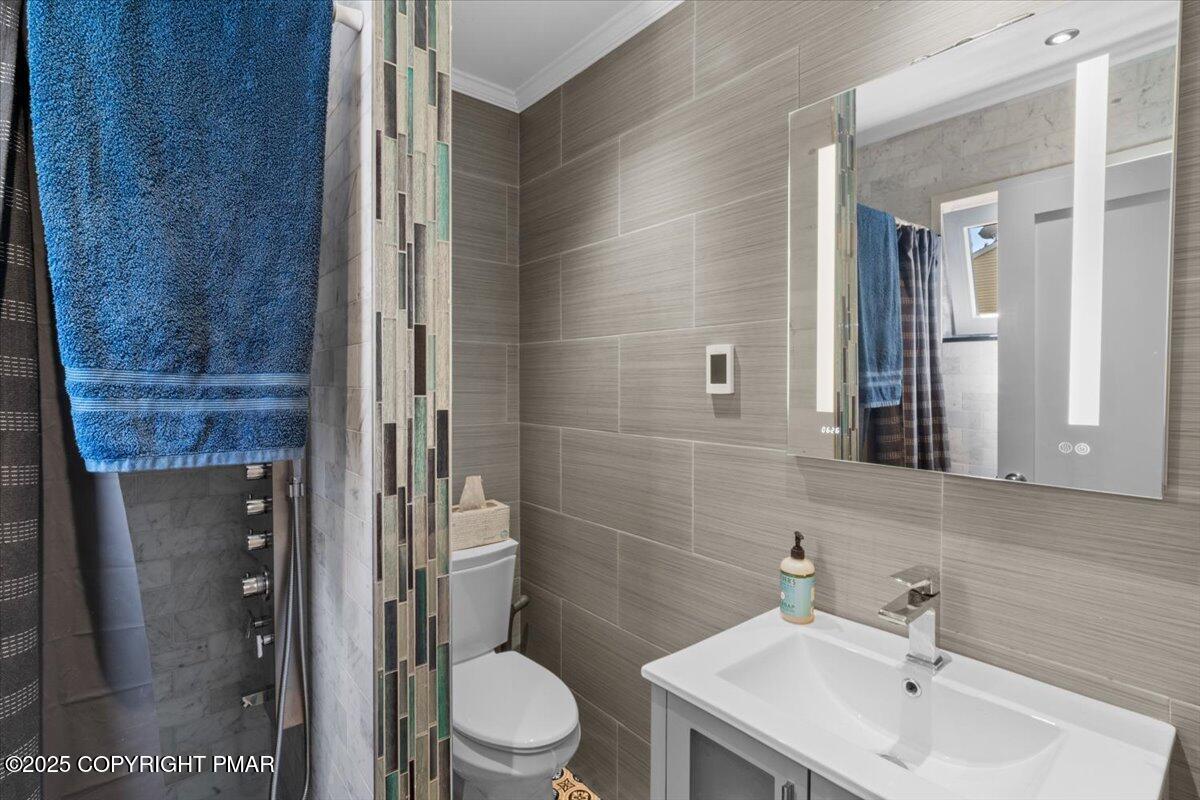 5009 Woodside Drive Property Photo 11