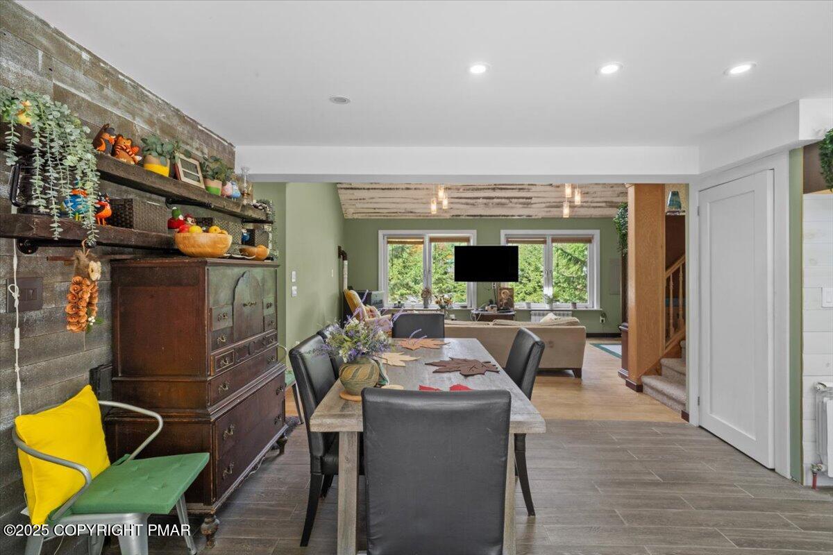 5009 Woodside Drive Property Photo 12