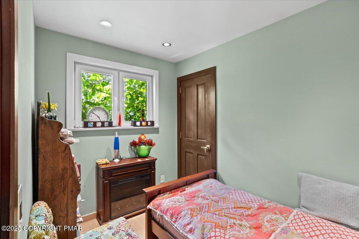 5009 Woodside Drive Property Photo 13