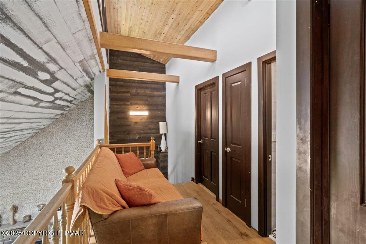 5009 Woodside Drive Property Photo 14