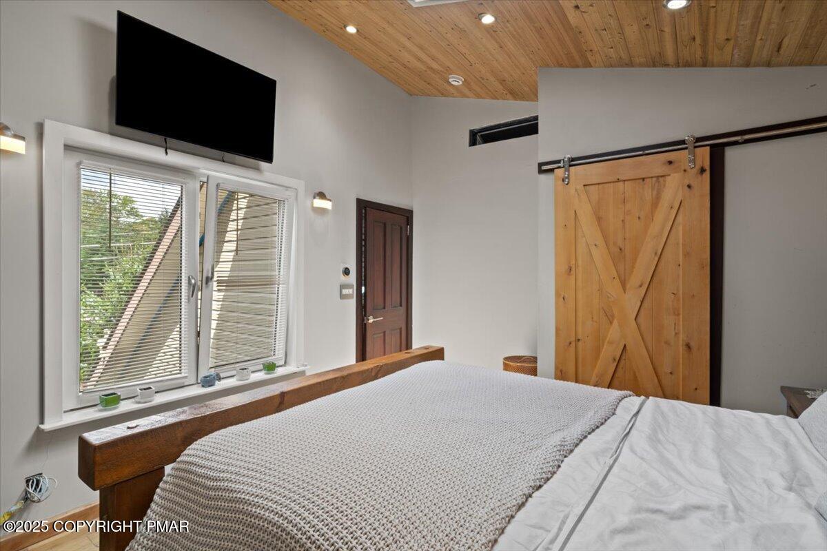5009 Woodside Drive Property Photo 17