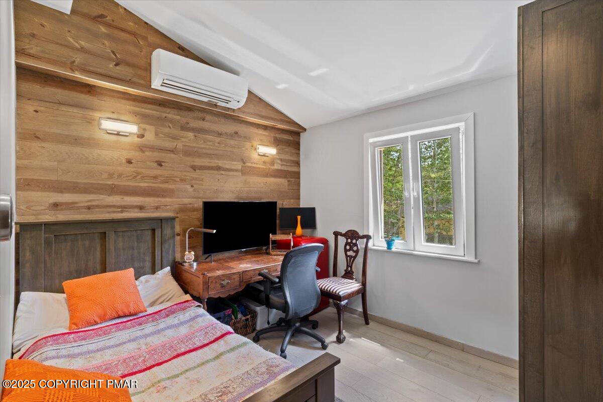 5009 Woodside Drive Property Photo 19