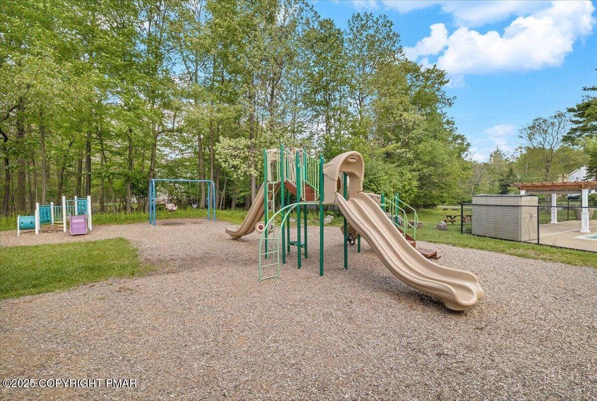 5009 Woodside Drive Property Photo 38