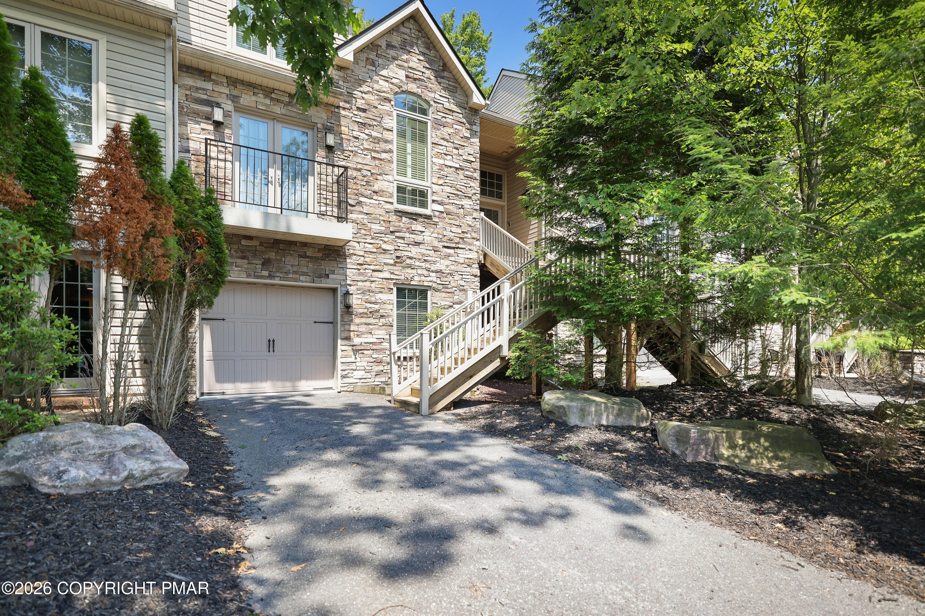 9 Wildbriar Court Property Photo 1
