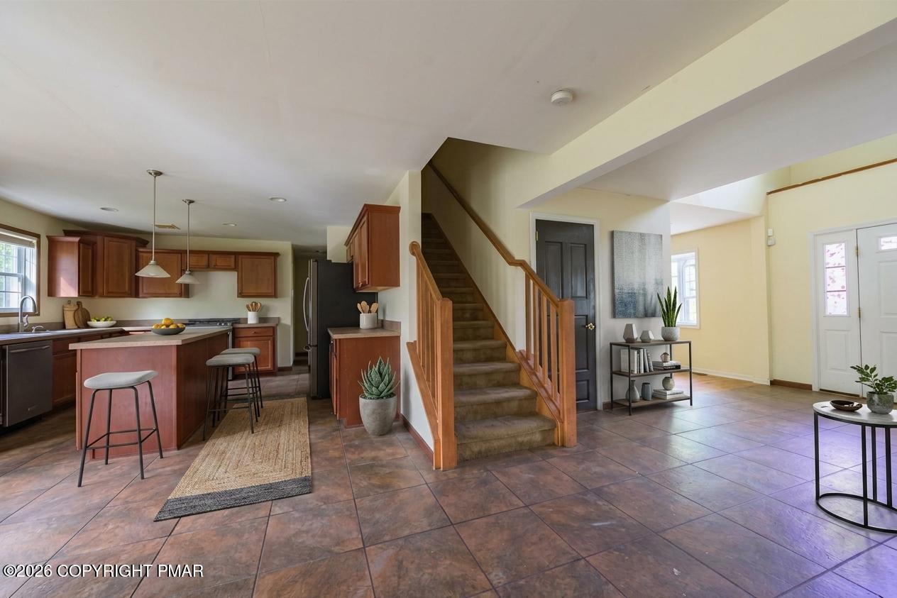 101 Kimball Court Property Photo 8