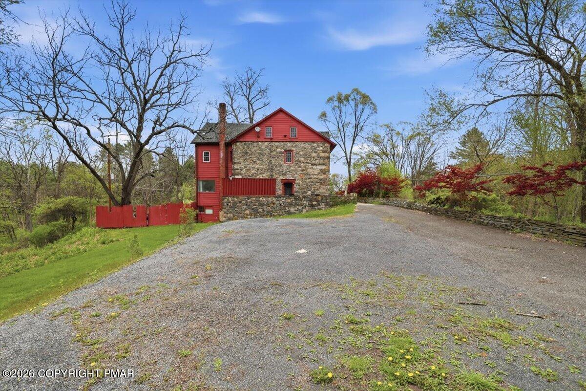 5265 Milford Road Property Photo 2