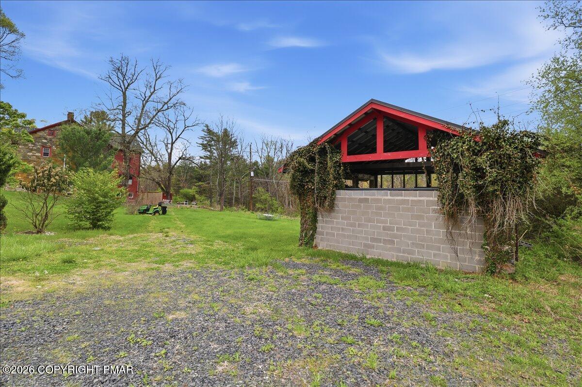 5265 Milford Road Property Photo 5