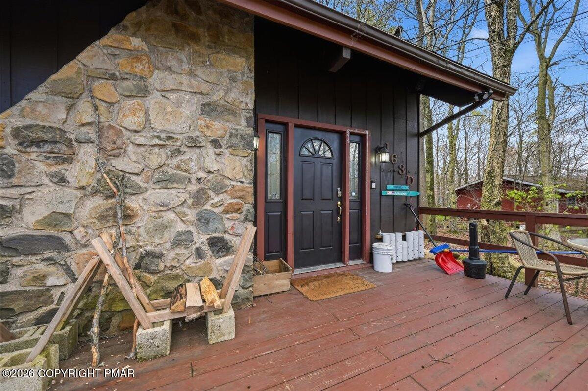 3355 Woodland Drive Property Photo 2