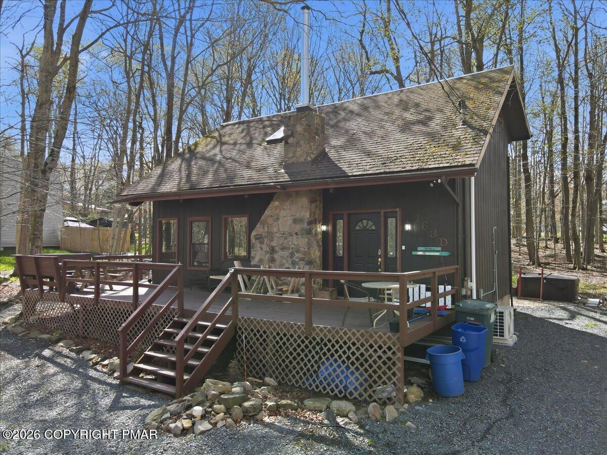 3355 Woodland Drive Property Photo 5