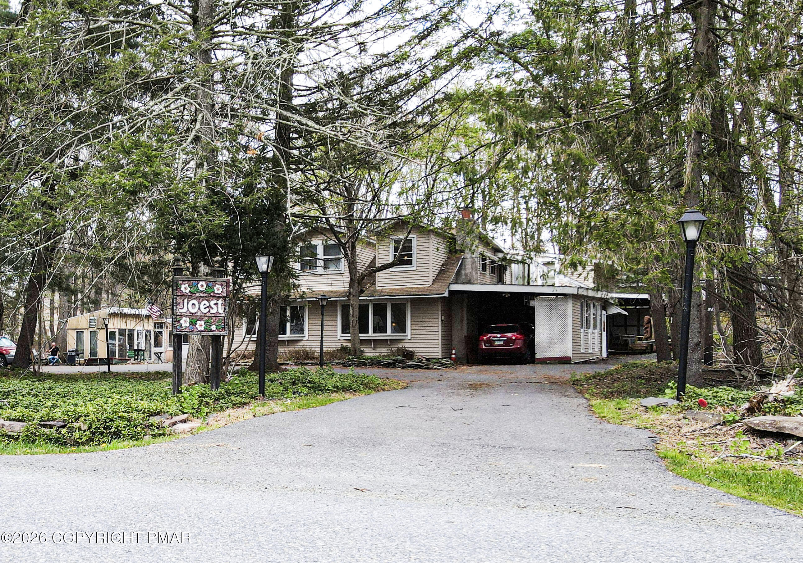 444 Indian Way Property Photo 5
