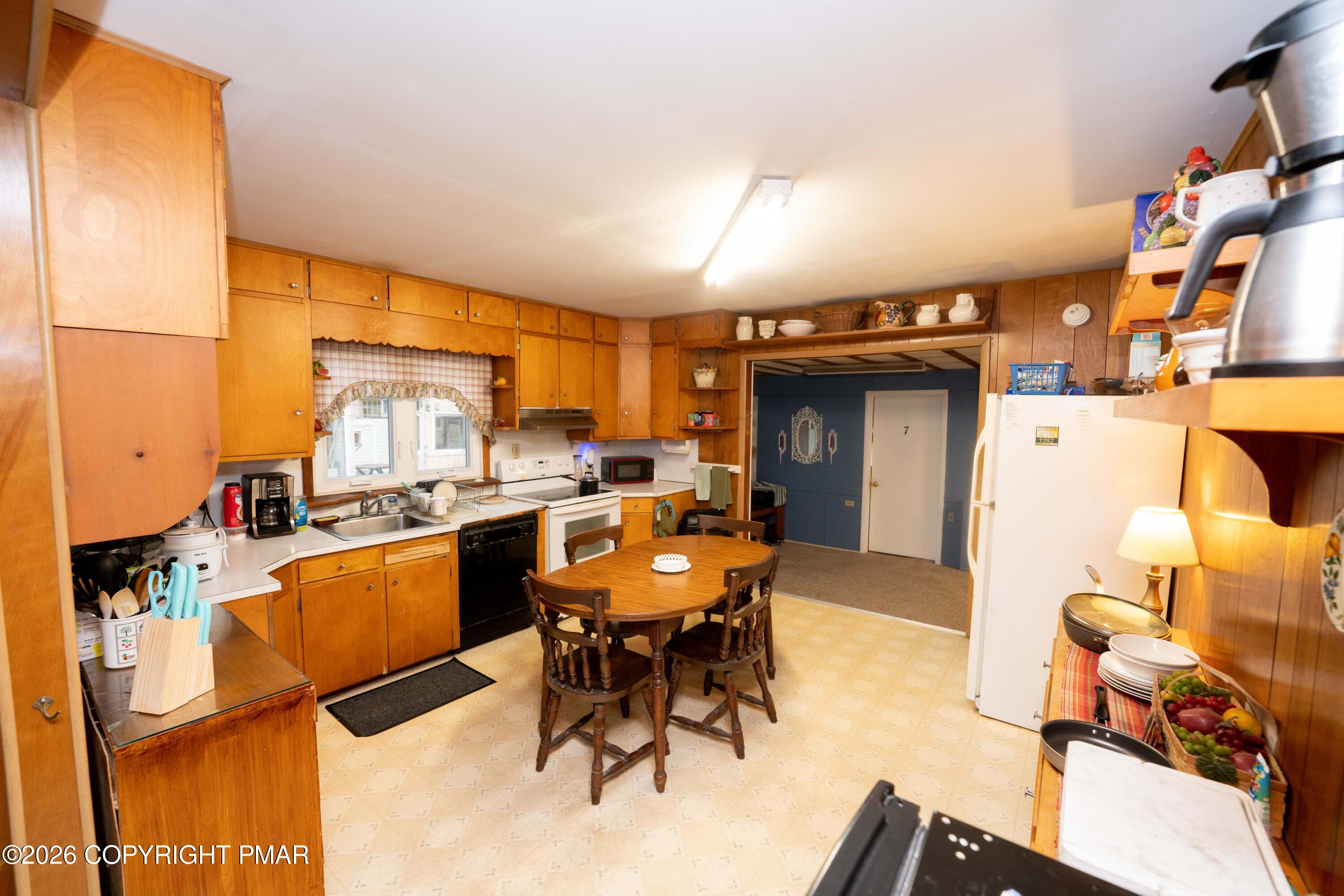 444 Indian Way Property Photo 13