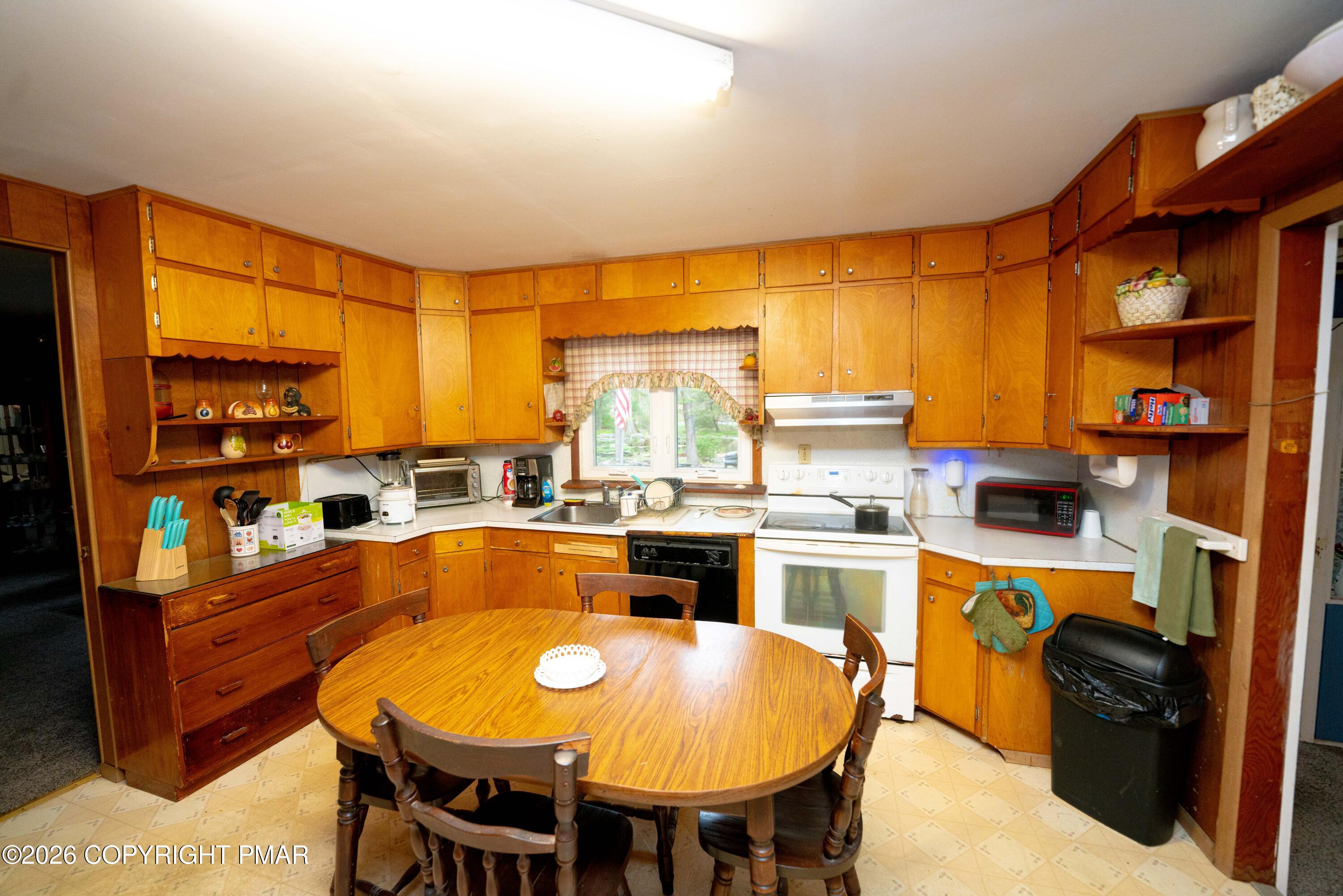 444 Indian Way Property Photo 14