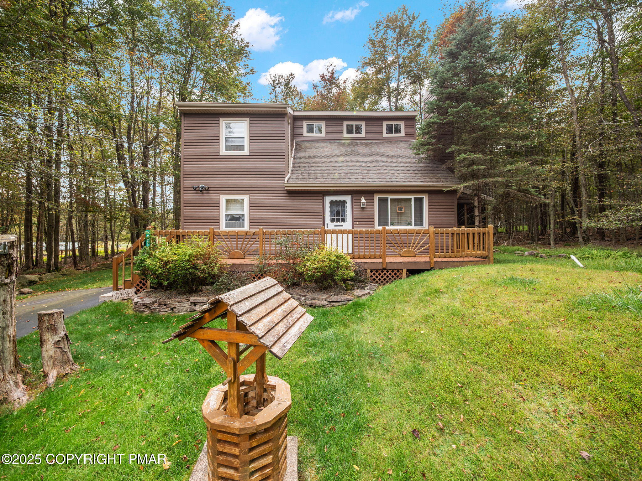 1025 Maplewood Drive Property Photo 1