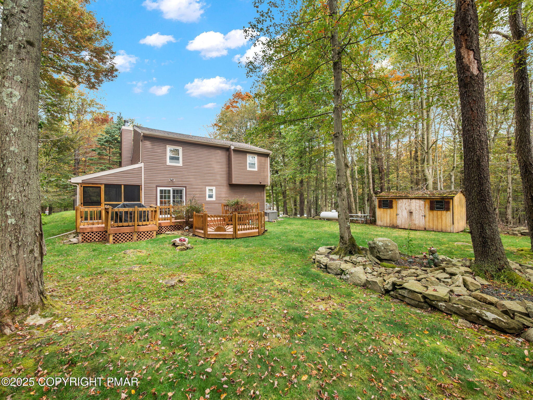 1025 Maplewood Drive Property Photo 6