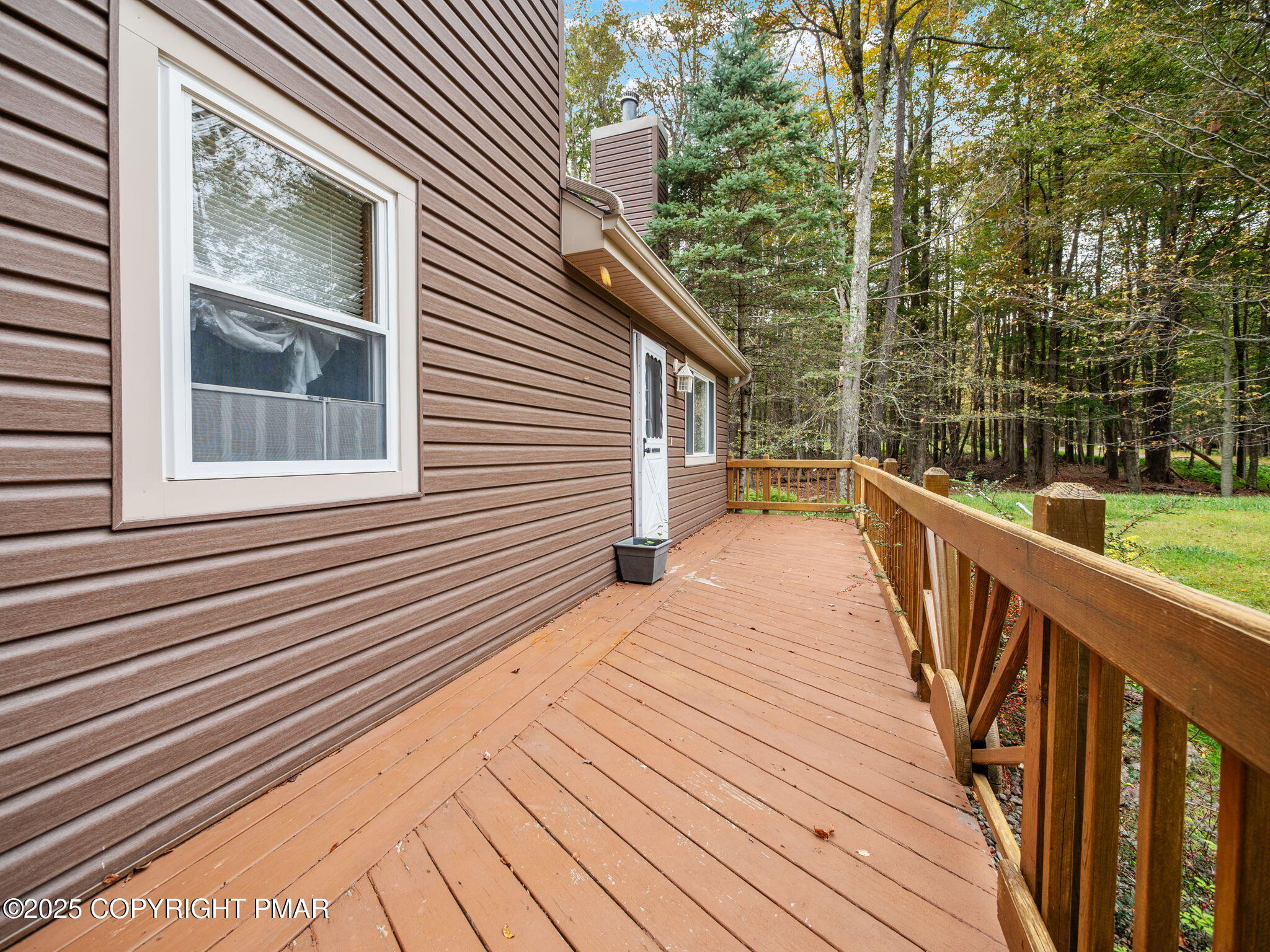 1025 Maplewood Drive Property Photo 10