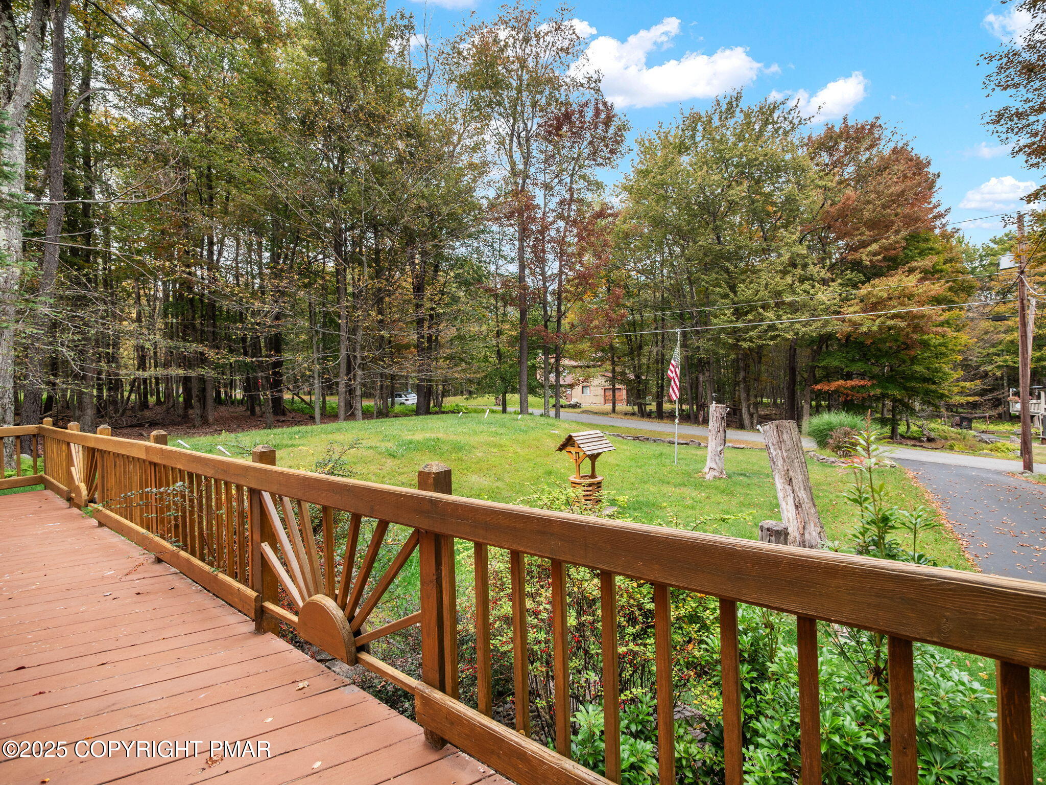 1025 Maplewood Drive Property Photo 11
