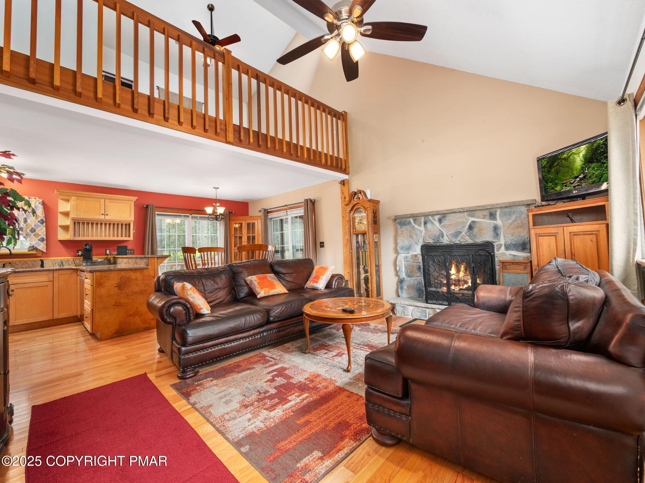 1025 Maplewood Drive Property Photo 16