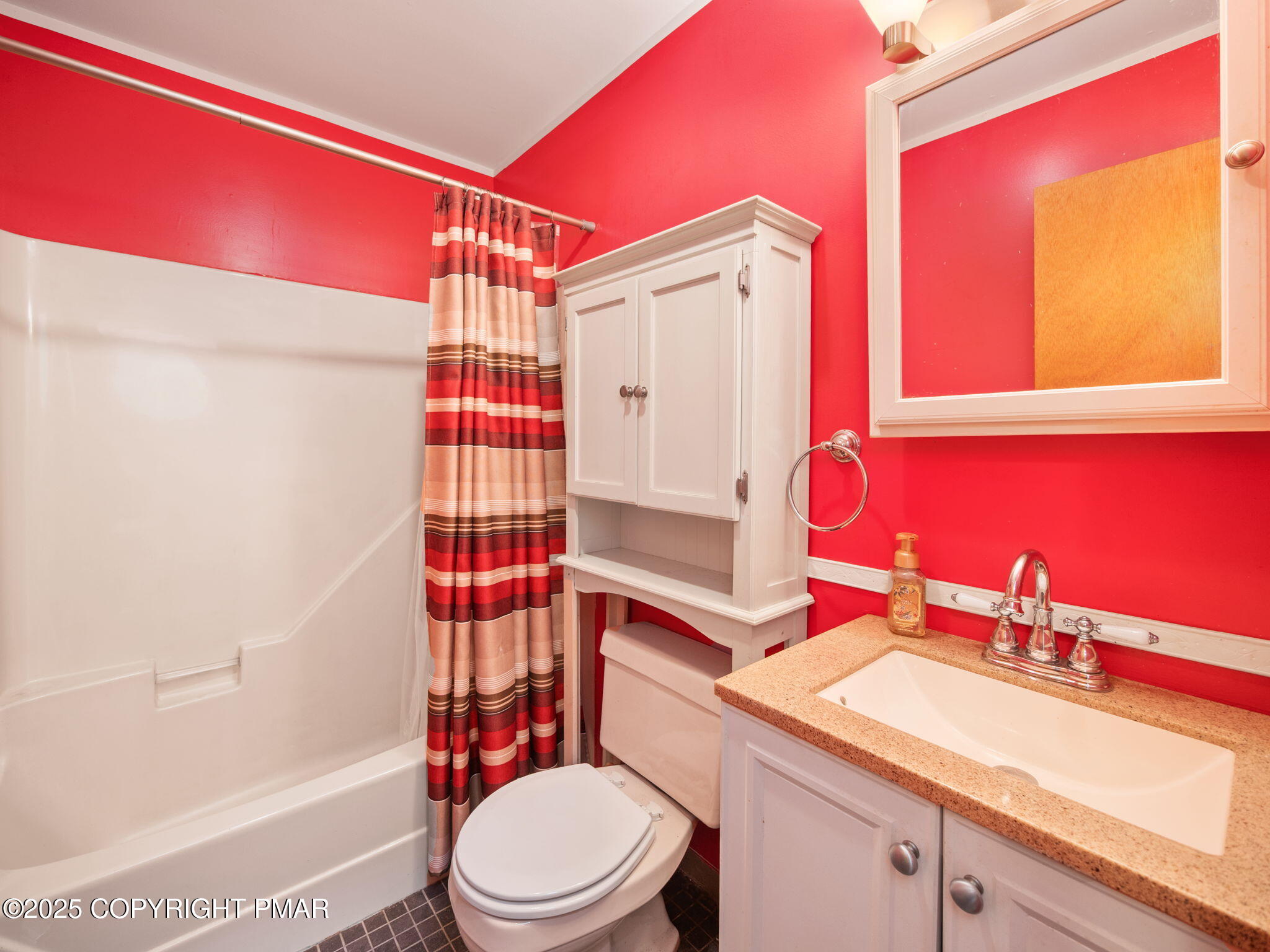 1025 Maplewood Drive Property Photo 21